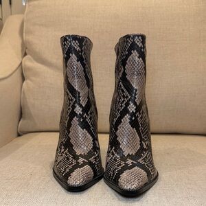 Steve Madden Black and Gray Snakeskin Ankle Boots